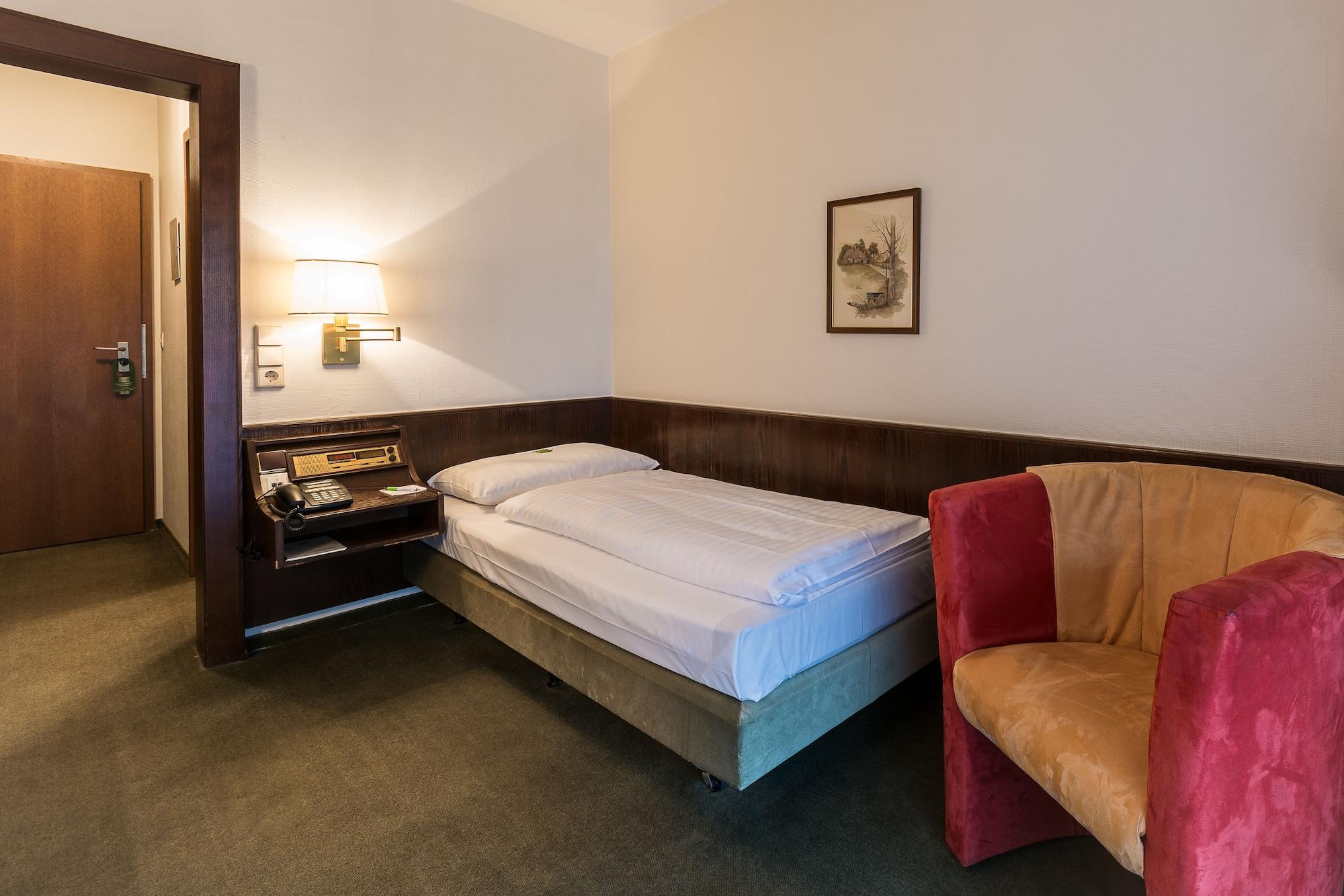 Parkhotel Frankfurt-Roedermark Родгау Экстерьер фото