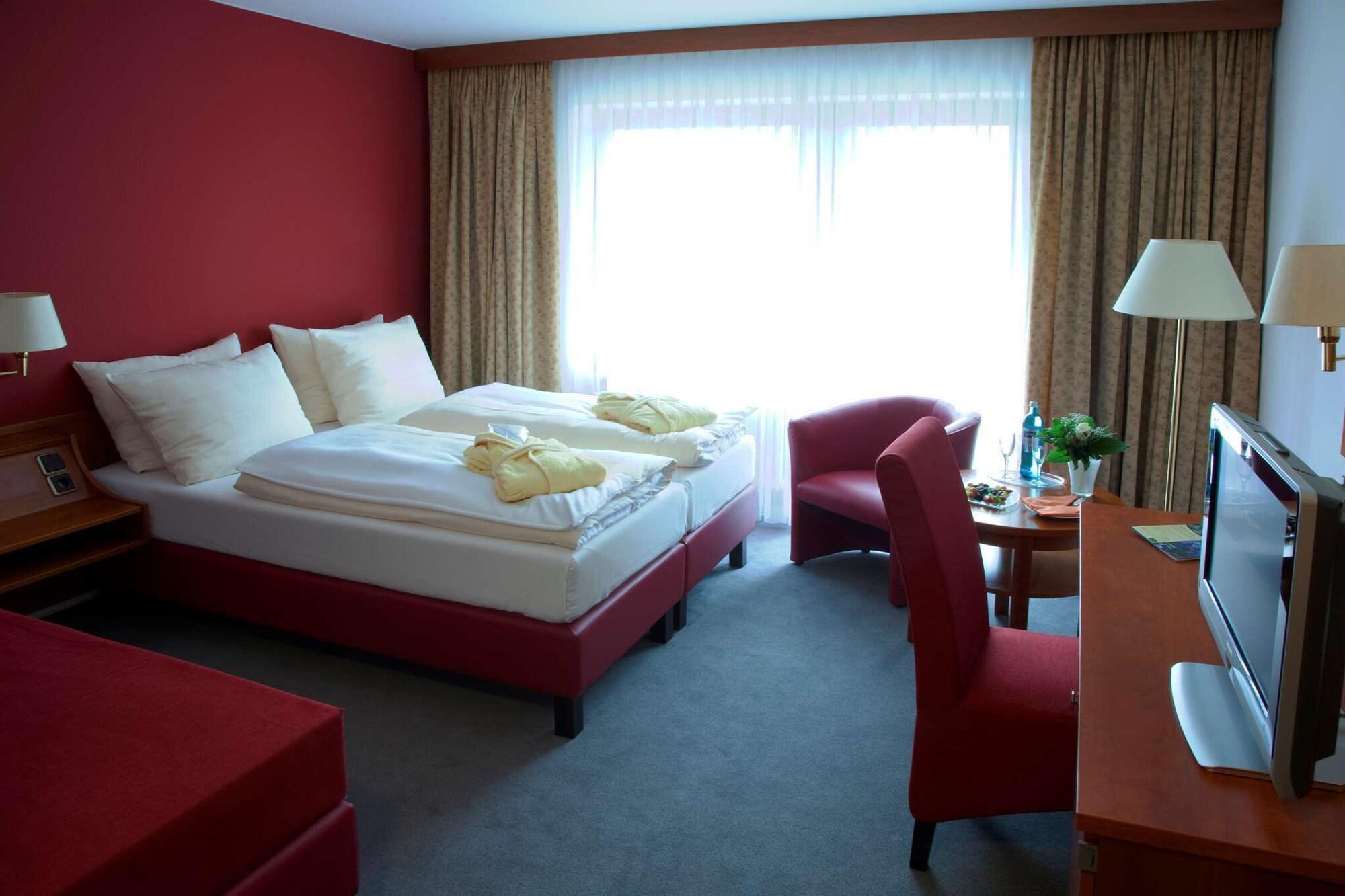 Parkhotel Frankfurt-Roedermark Родгау Экстерьер фото