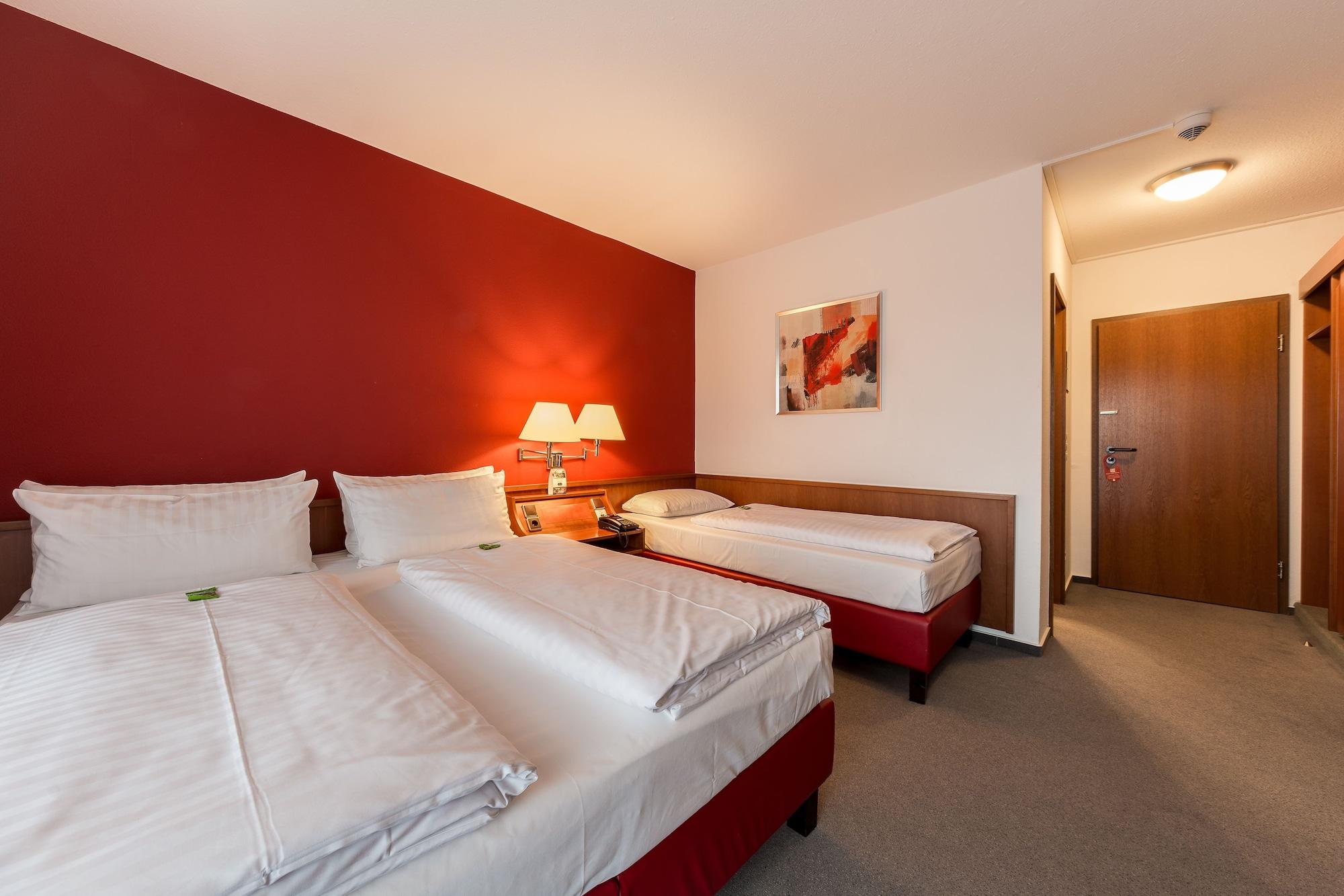 Parkhotel Frankfurt-Roedermark Родгау Экстерьер фото
