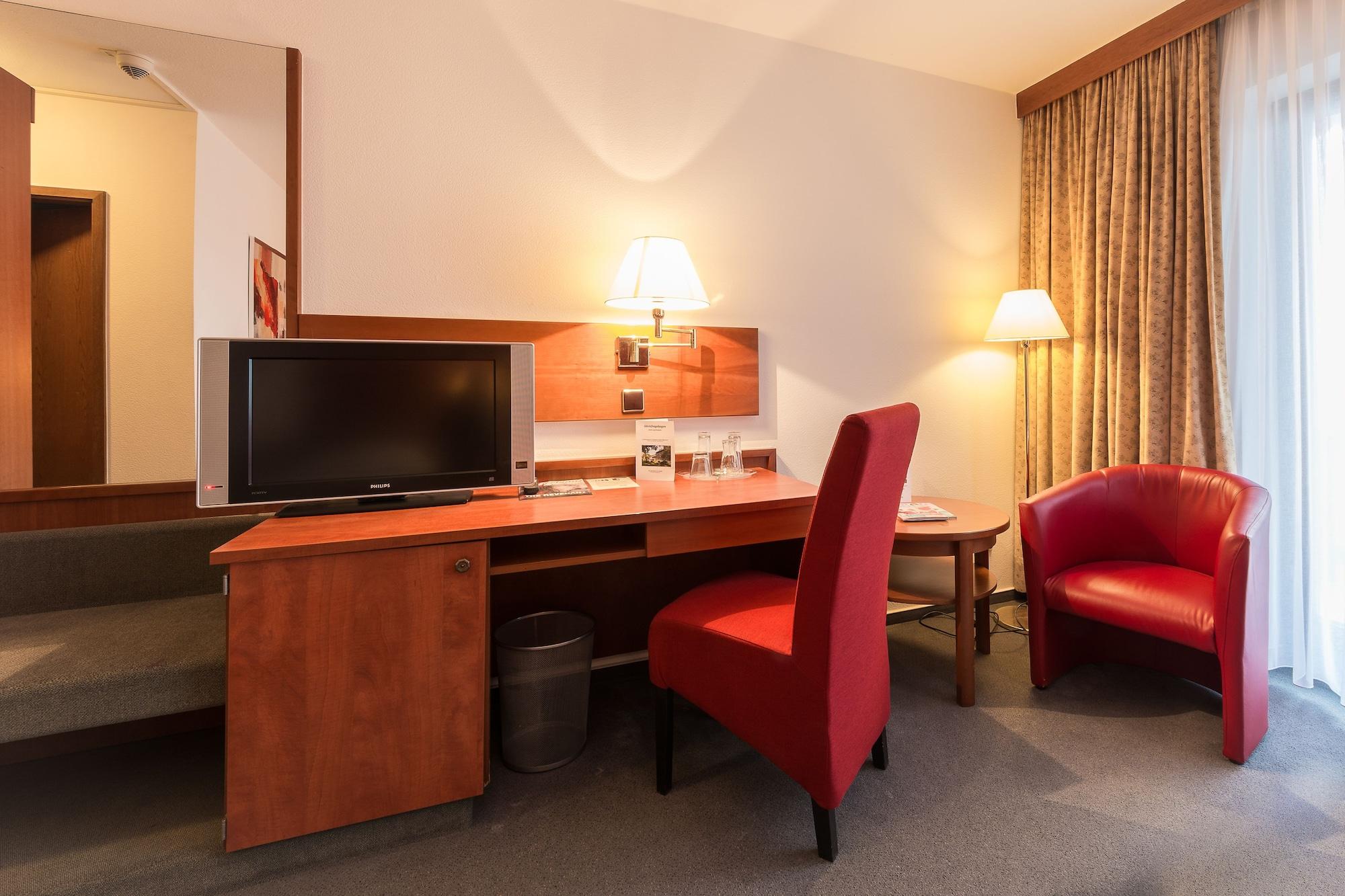 Parkhotel Frankfurt-Roedermark Родгау Экстерьер фото
