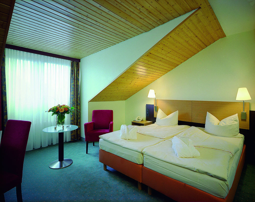 Parkhotel Frankfurt-Roedermark Родгау Экстерьер фото