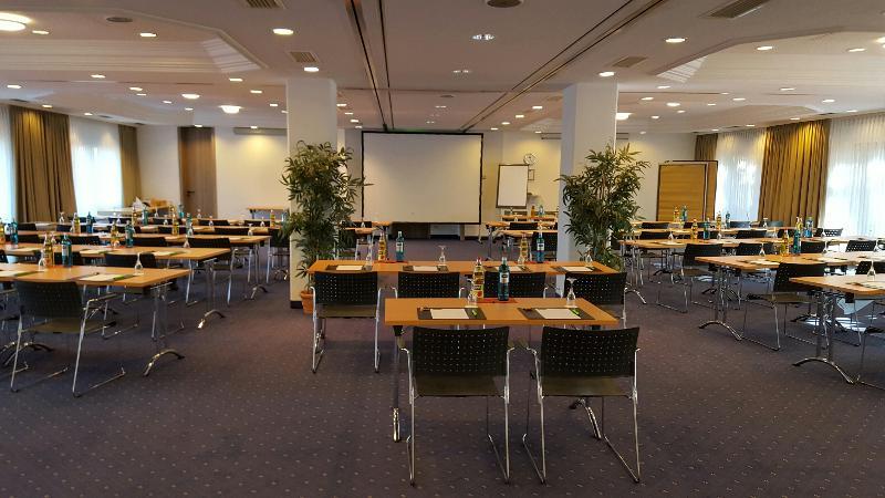 Parkhotel Frankfurt-Roedermark Родгау Экстерьер фото