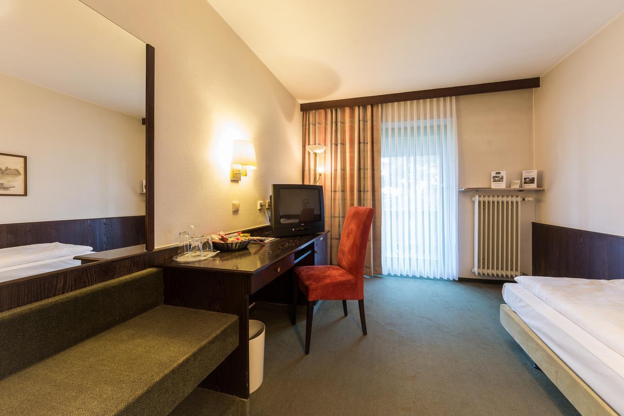 Parkhotel Frankfurt-Roedermark Родгау Экстерьер фото