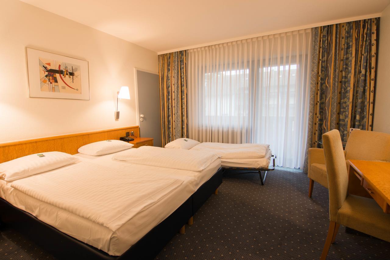 Parkhotel Frankfurt-Roedermark Родгау Экстерьер фото