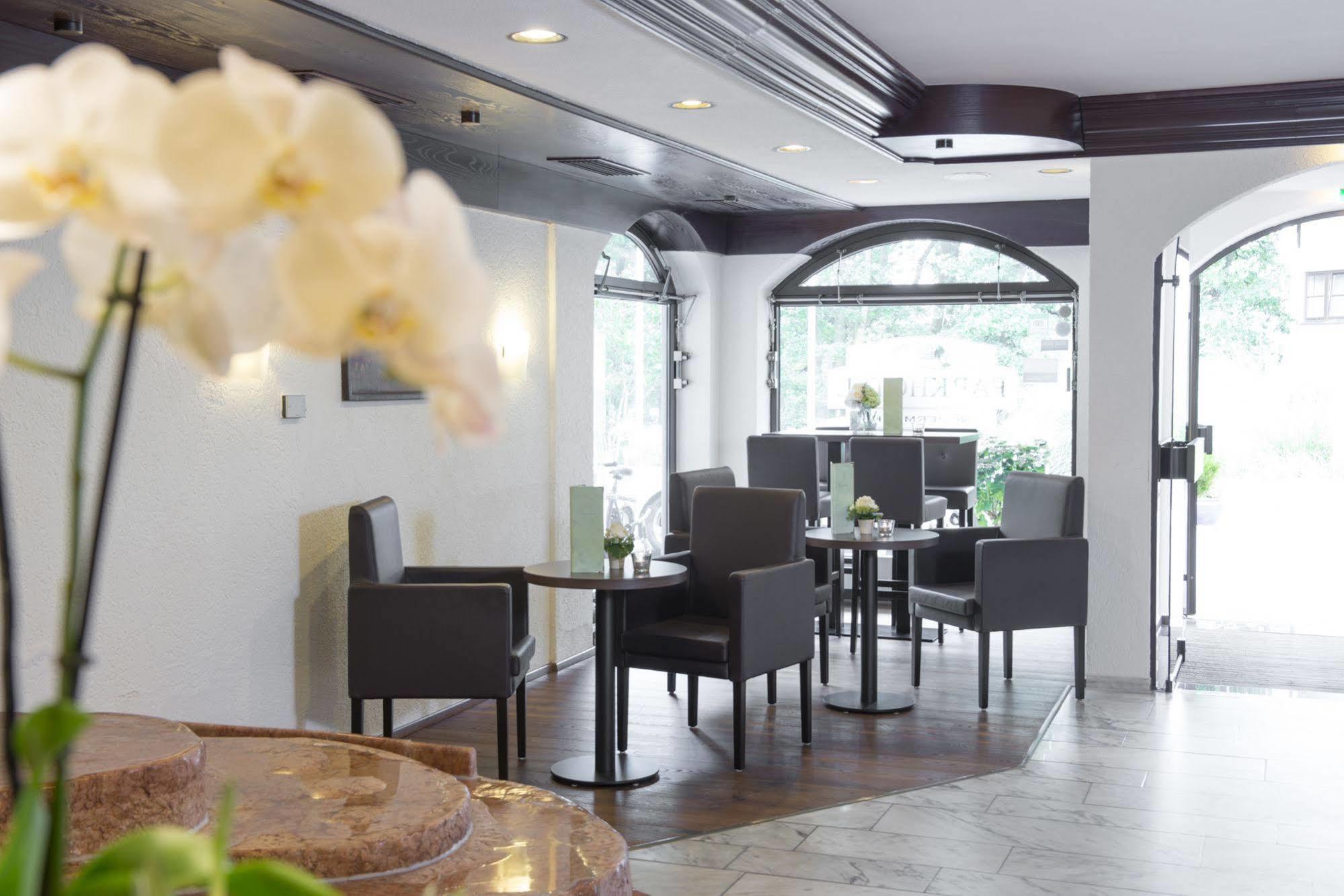 Parkhotel Frankfurt-Roedermark Родгау Экстерьер фото