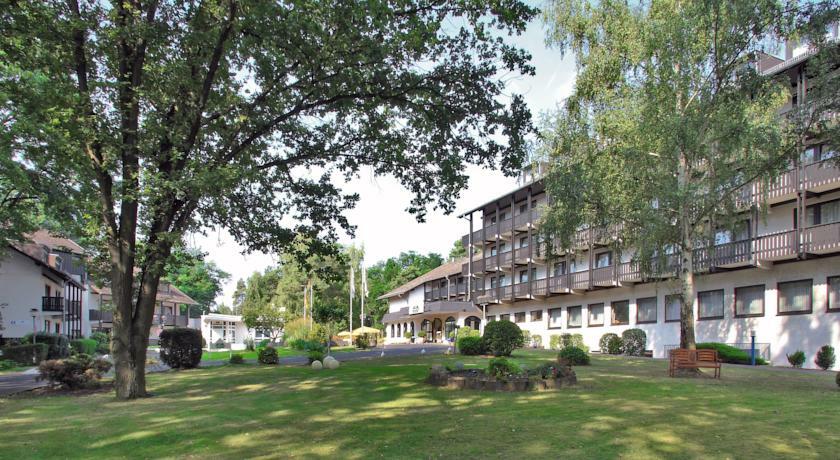 Parkhotel Frankfurt-Roedermark Родгау Экстерьер фото